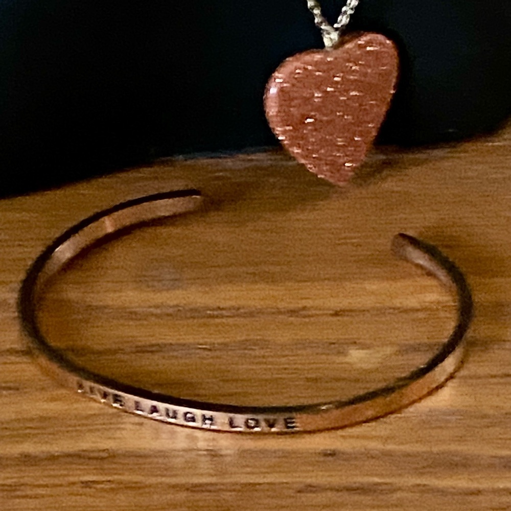 4 Gold tone pendant (MOM, ❤️, key, ❤️locket) necklaces. Bracelets & Earrings - Picture 9 of 13